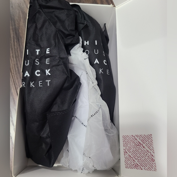 NIB White House Black Market Navy/Black Beverly Pumps - 9.5 - Picture 3 of 7